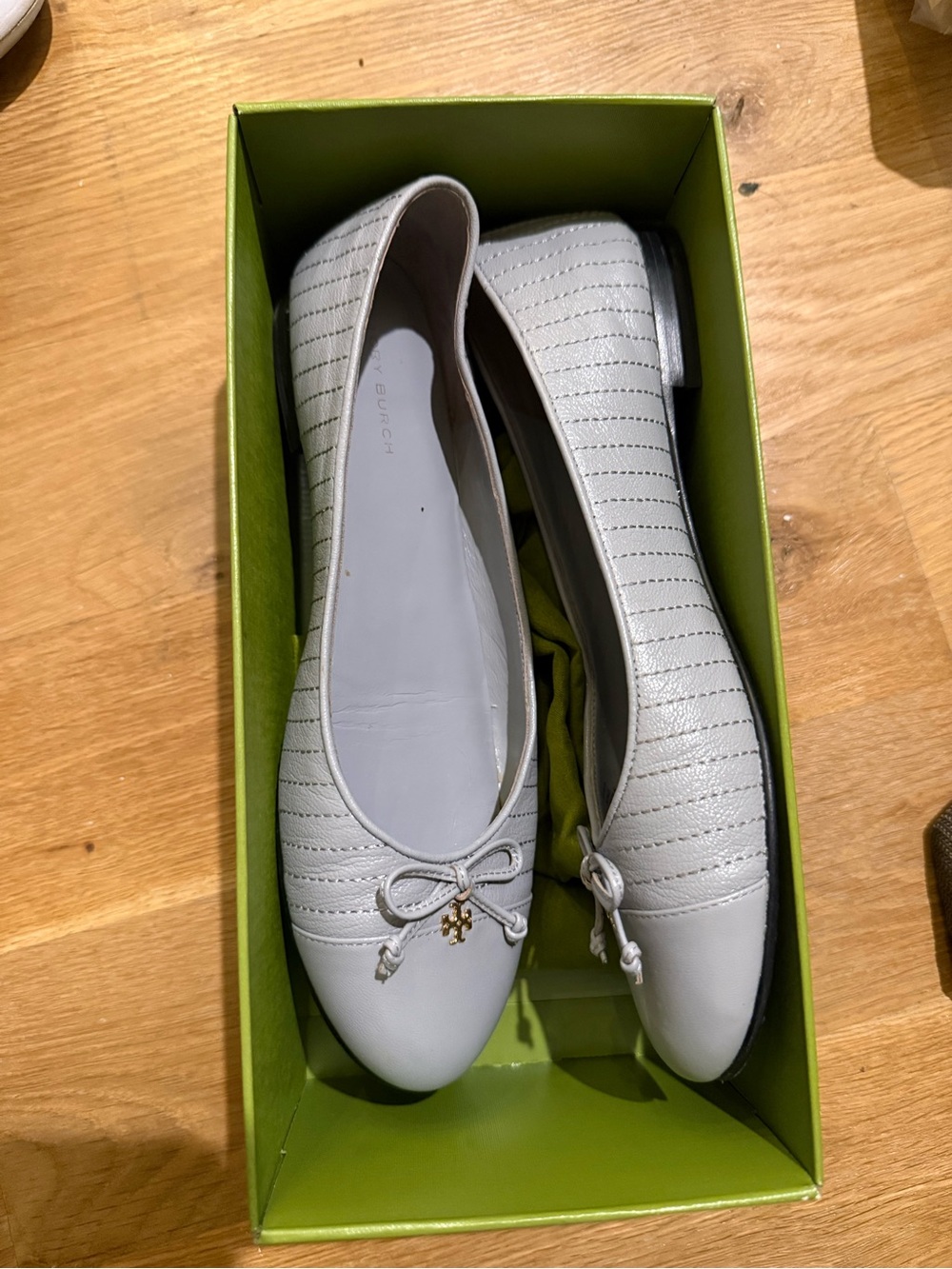 Tory Burch Light Gray Leather Bow Ballet Flats - Picture 2 of 4